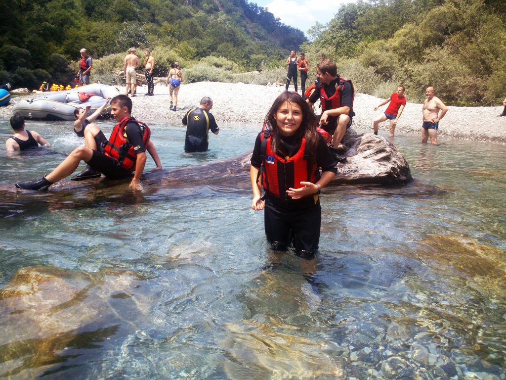 Rafting Camp Tara Center Tri Vodenice Bastasi Eksteriør billede