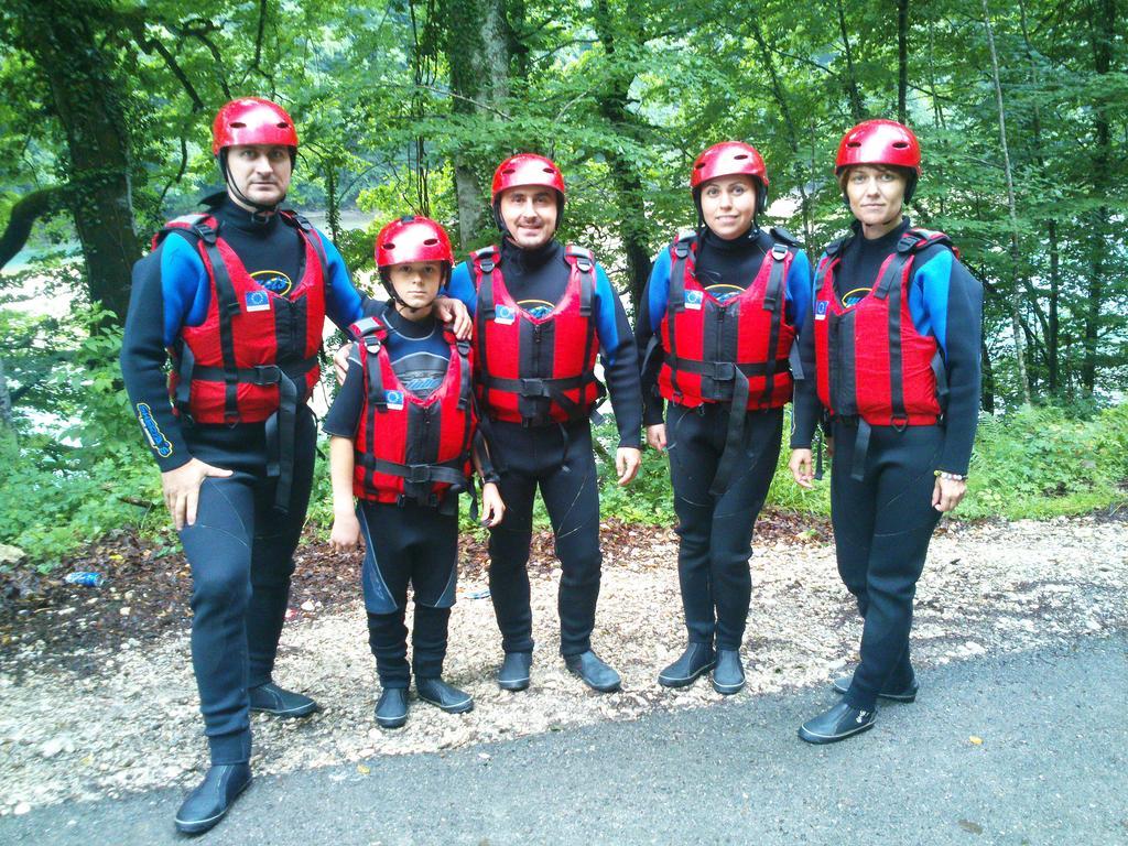 Rafting Camp Tara Center Tri Vodenice Bastasi Eksteriør billede