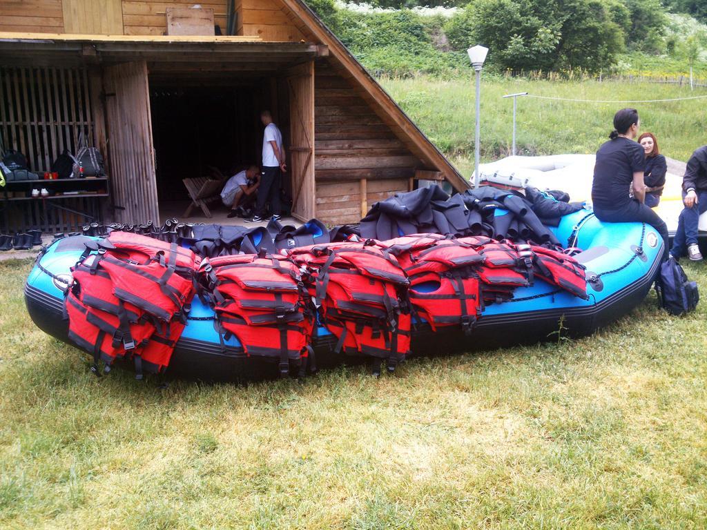Rafting Camp Tara Center Tri Vodenice Bastasi Eksteriør billede